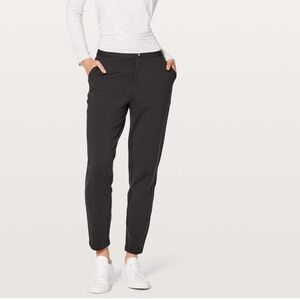 390. Lululemon City Trek Trouser II *28"
Black excellent condition no flaws